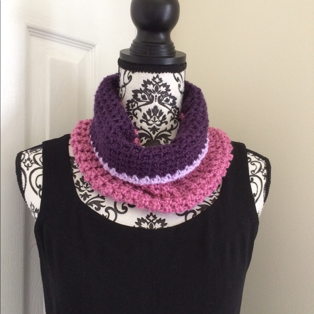 KNITTED COLLAR
